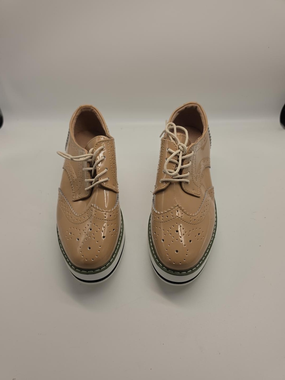Men's Beige Wingtip Lace-Up Shoes